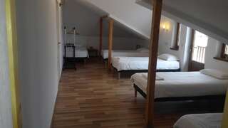 Отели типа «постель и завтрак» Belegania Villa Oarja Четырехместный номер с собственной ванной комнатой-3